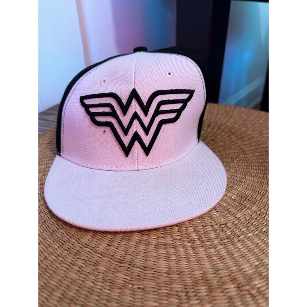 Six Flags Wonder Woman black and white hat